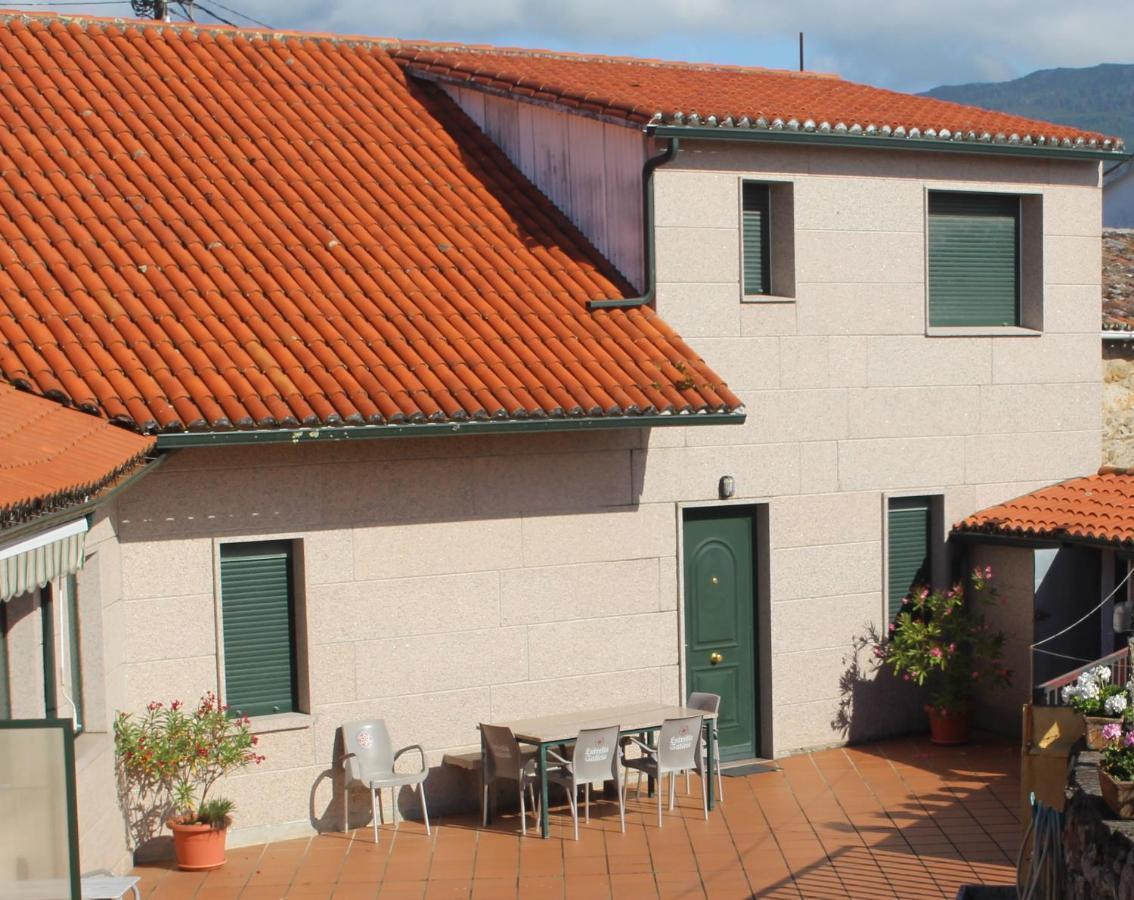 פוברה דו קאראמינל Apartamentos Outeiro מראה חיצוני תמונה