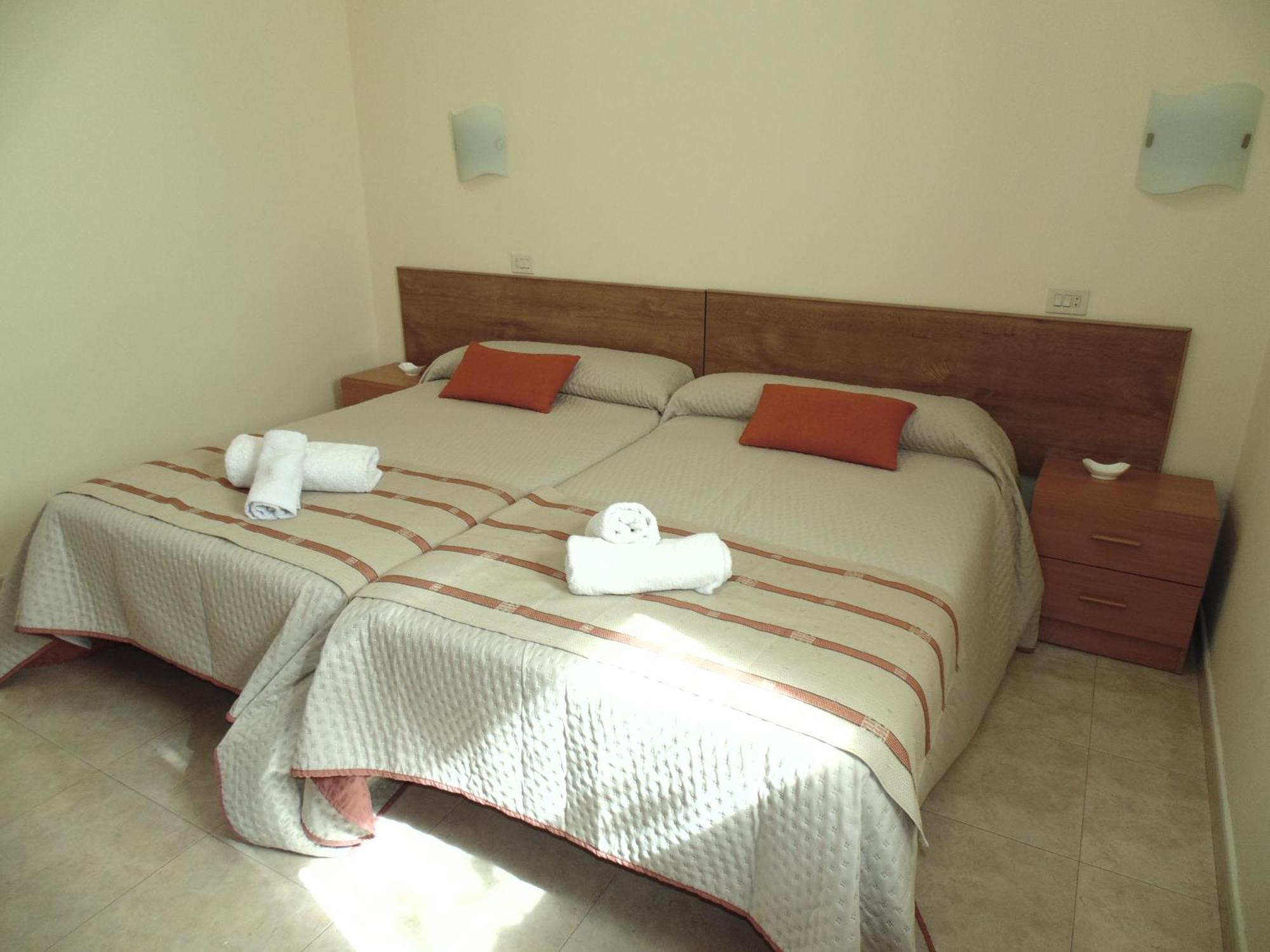 פוברה דו קאראמינל Apartamentos Outeiro מראה חיצוני תמונה