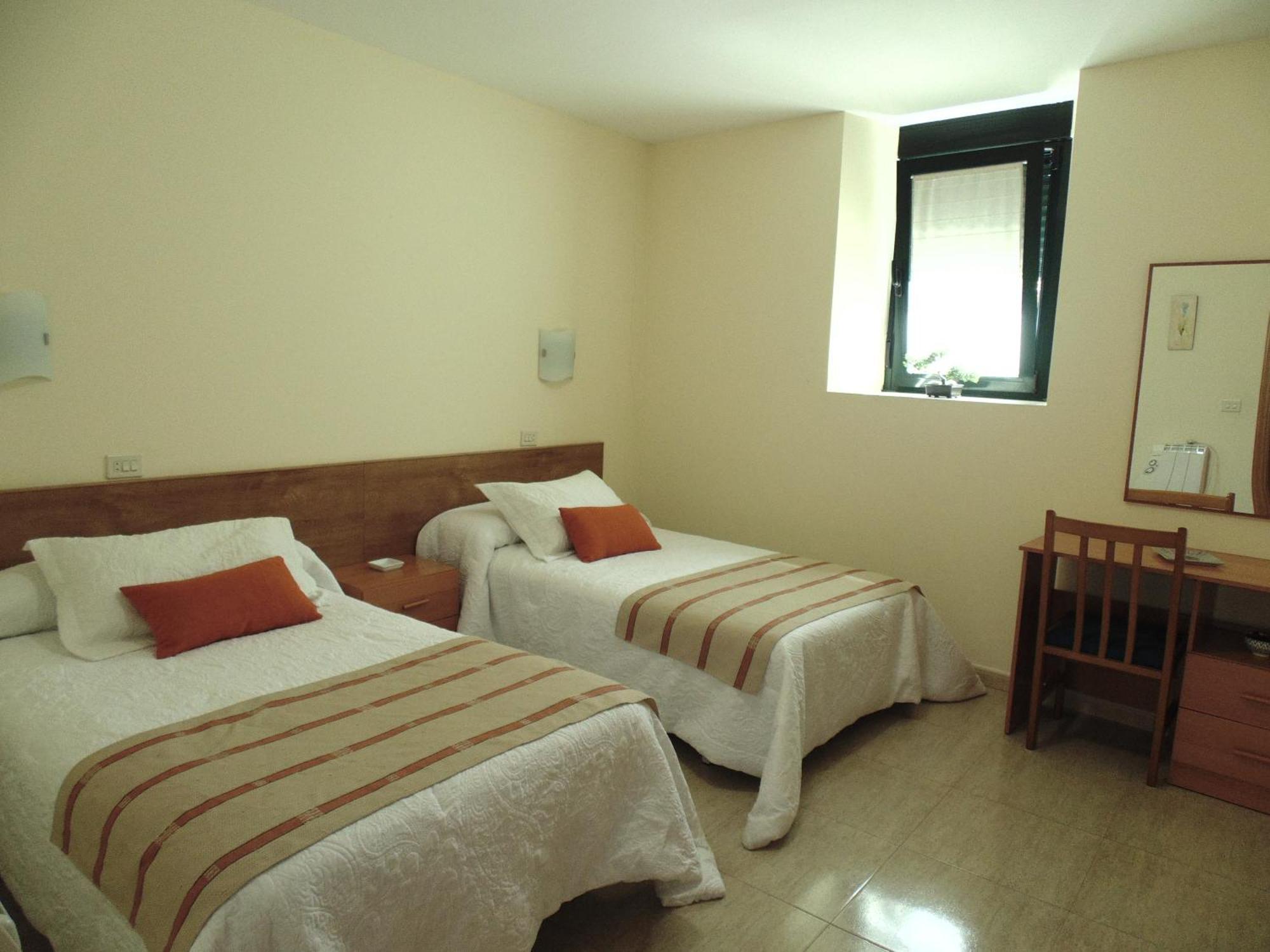 פוברה דו קאראמינל Apartamentos Outeiro מראה חיצוני תמונה